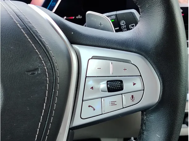 Car image 32