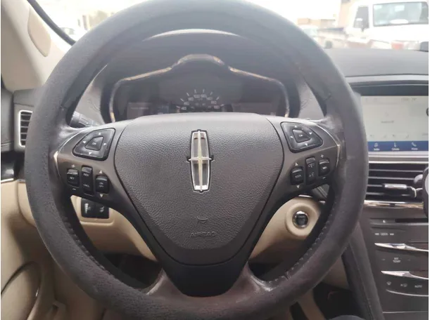 Car image 35