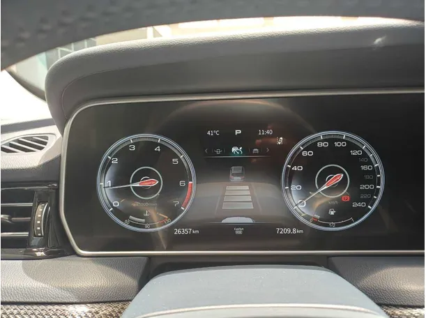 Car image 23