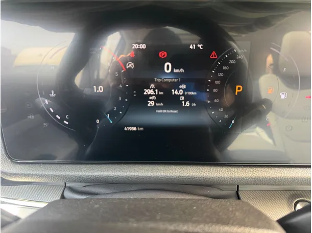 Car image 18