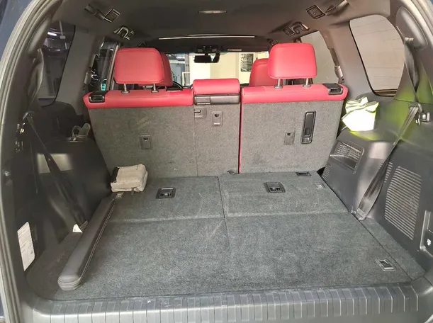 Car image 21