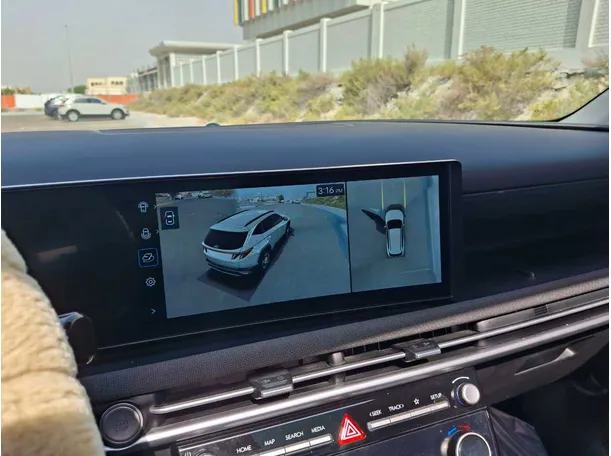Car image 15