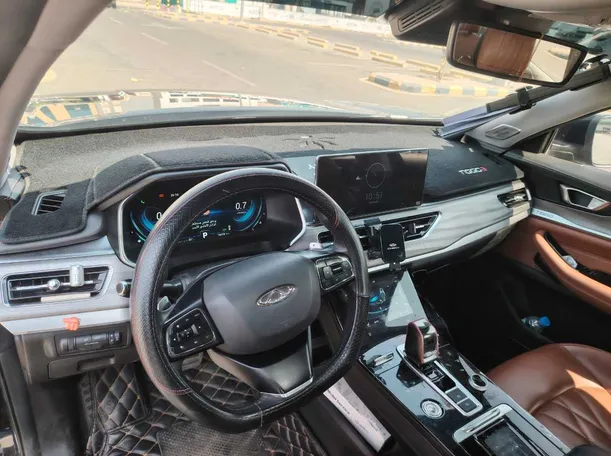 Car image 13