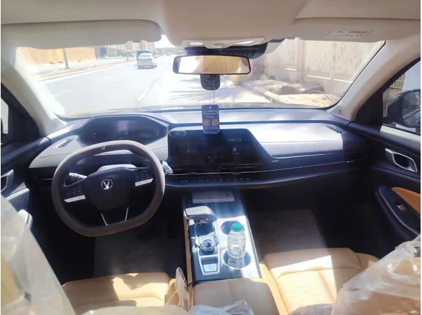 Car image 19
