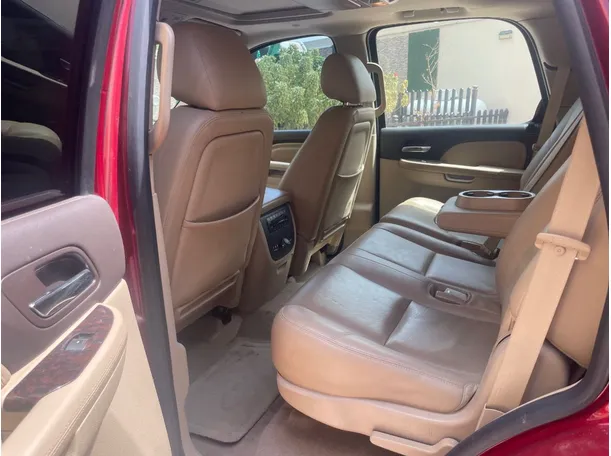 Car image 16
