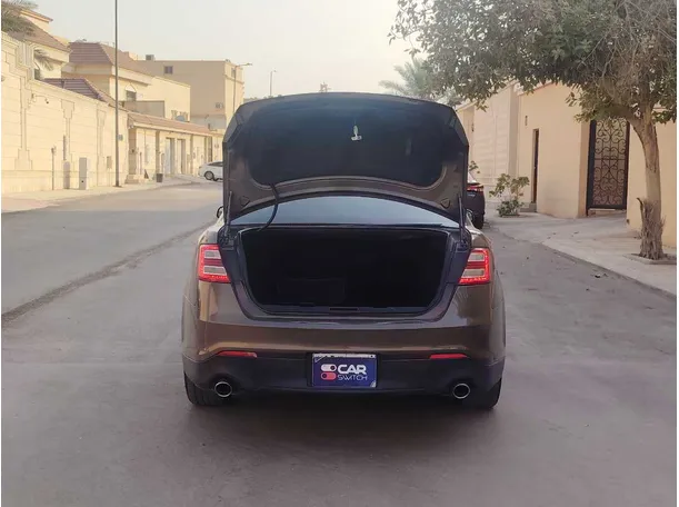 Car image 26