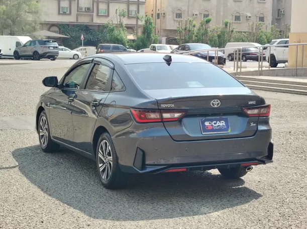 Car image 7