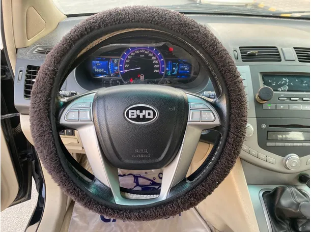 Car image 17