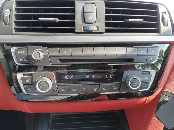 Car image 28