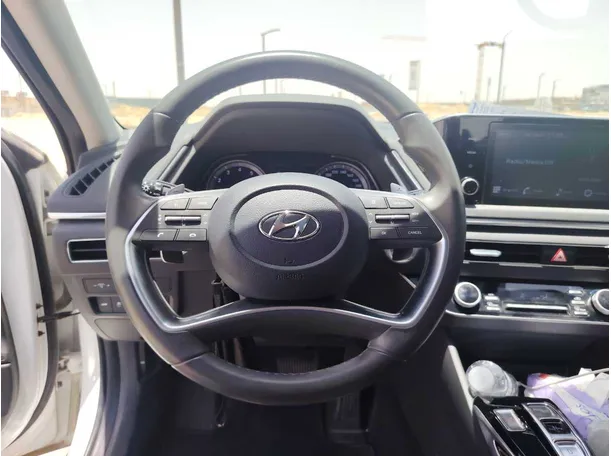 Car image 22