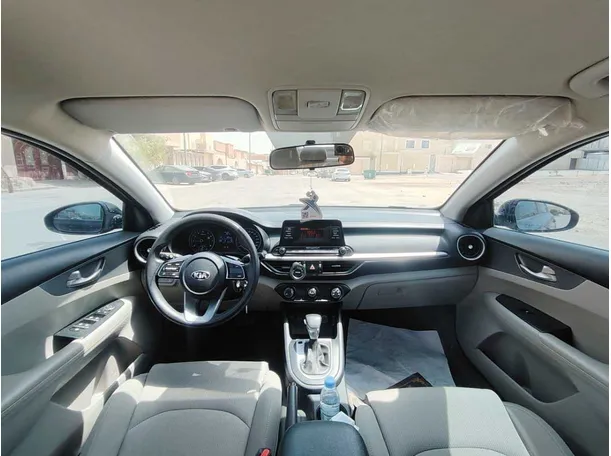 Car image 18