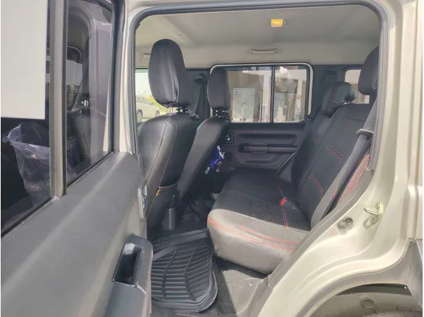Car image 15
