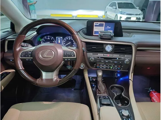 Car image 17