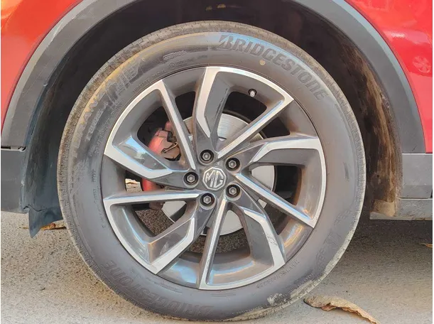 Car image 10