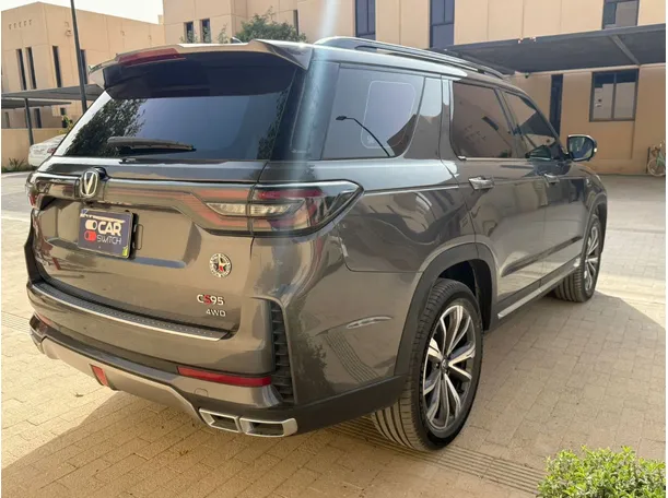 Car image 6