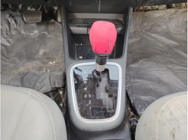 Car image 18