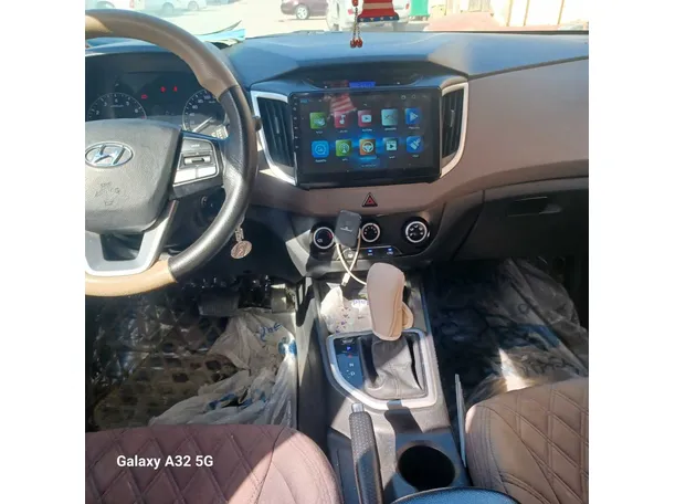 Car image 17