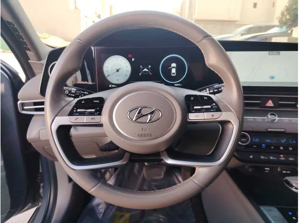 Car image 23