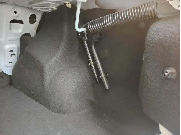 Car image 37