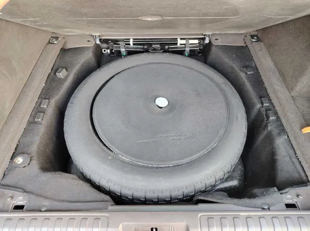 Car image 34