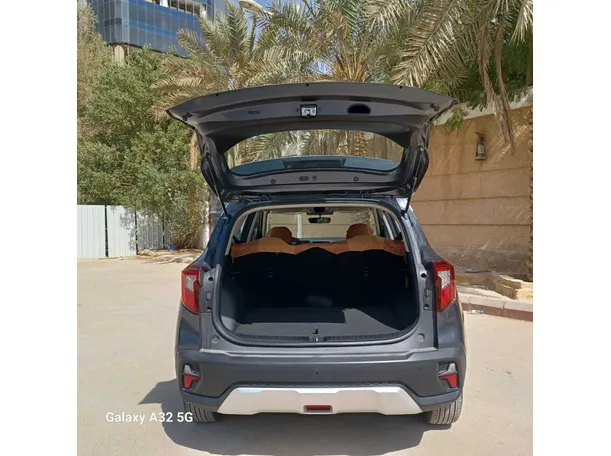 Car image 20