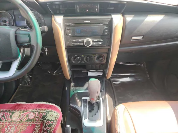 Car image 18