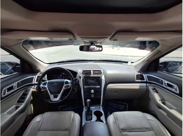 Car image 17