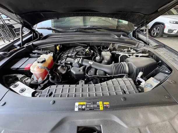 Car image 26