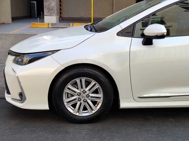 Car image 9