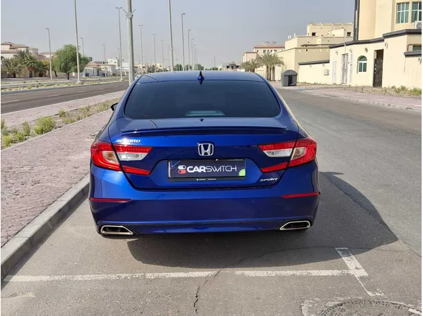 Car image 6