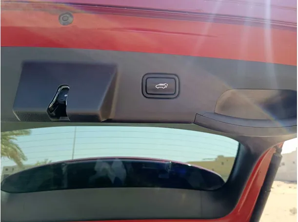 Car image 29