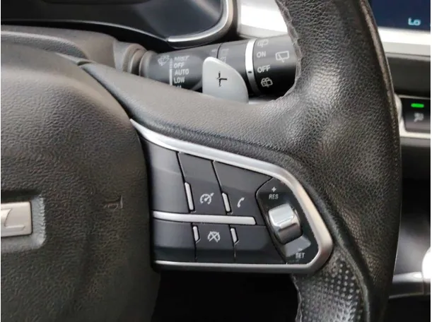 Car image 28