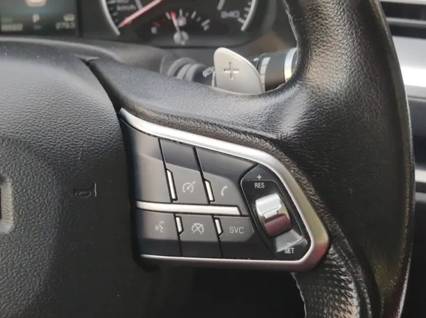 Car image 26