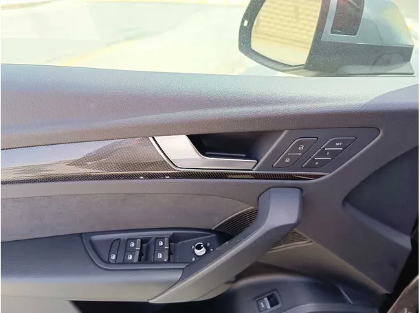 Car image 31