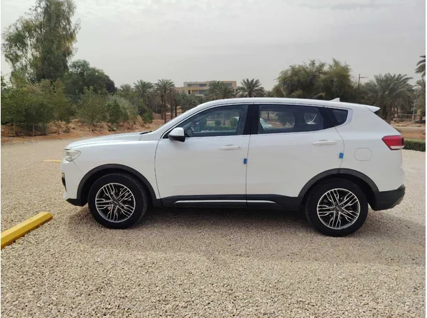 Car image 9