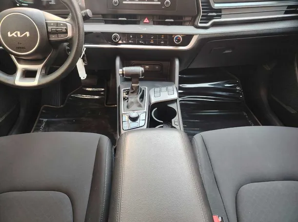 Car image 26
