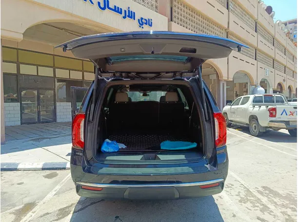 Car image 25