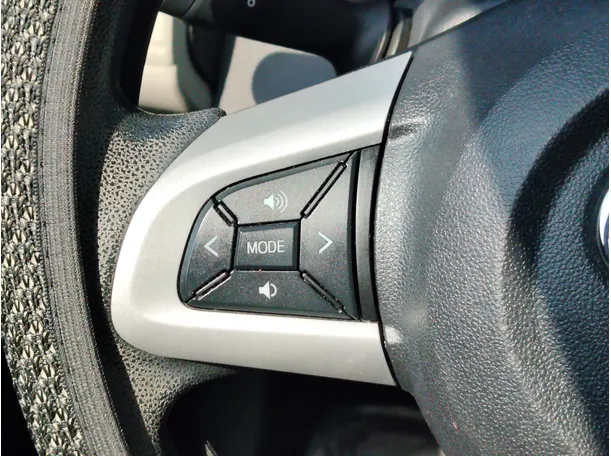 Car image 26