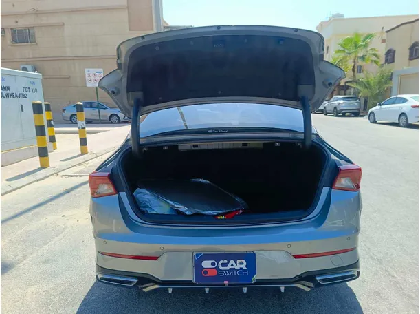 Car image 24