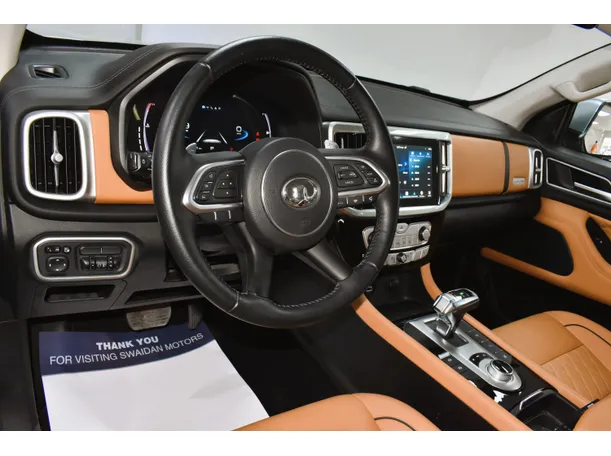 Car image 11