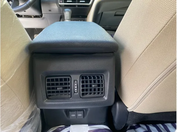 Car image 25