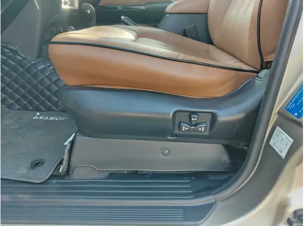 Car image 42