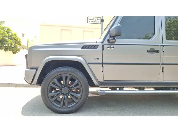 Car image 9