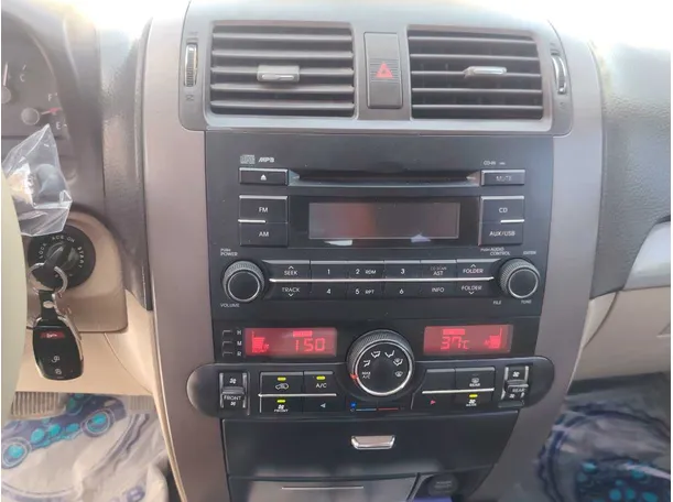 Car image 19