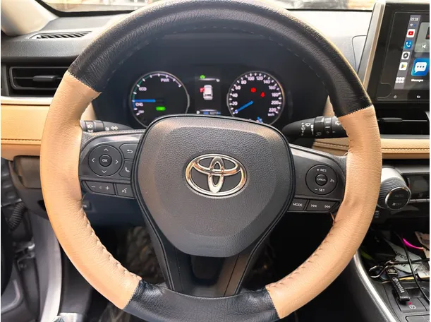 Car image 20