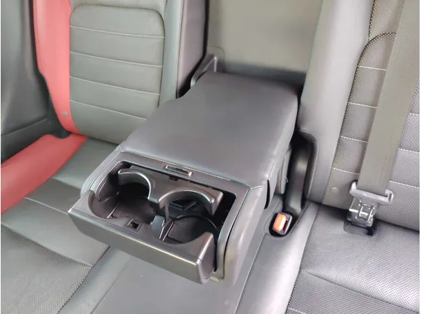 Car image 28