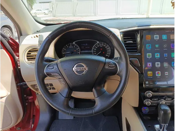 Car image 18