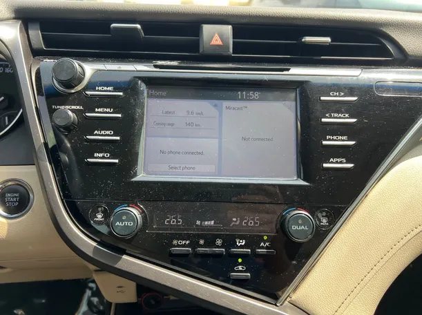 Car image 18