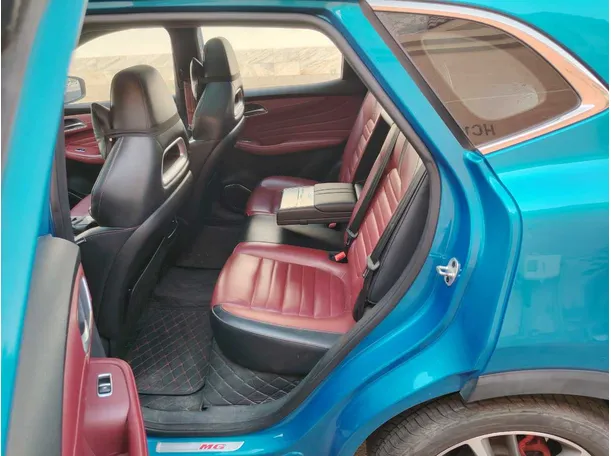 Car image 15