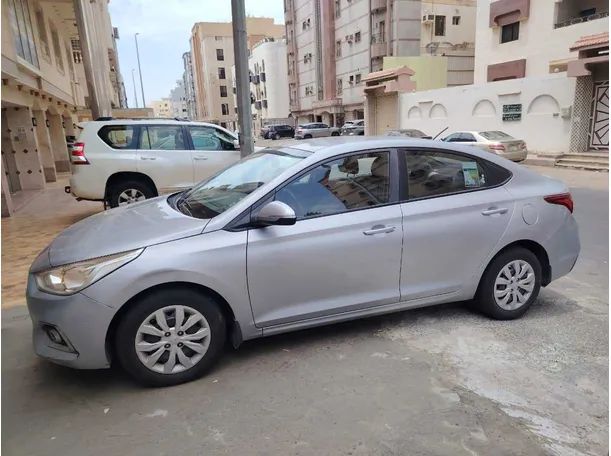 Car image 8